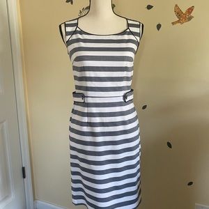 Great dress for daytime occasions. Beautiful fabric fully lined.